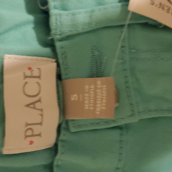 Childrens Place Size 5 Girl Shorts lilac haze and seafrost both pairs - Picture 3 of 3